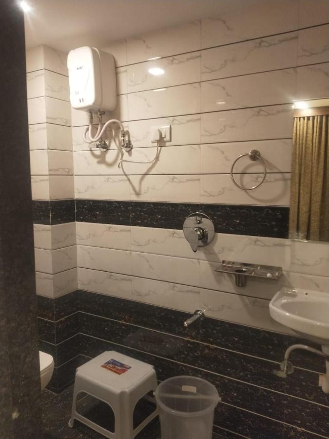 Hotel Sai Krupa Ахмедабад Екстер'єр фото